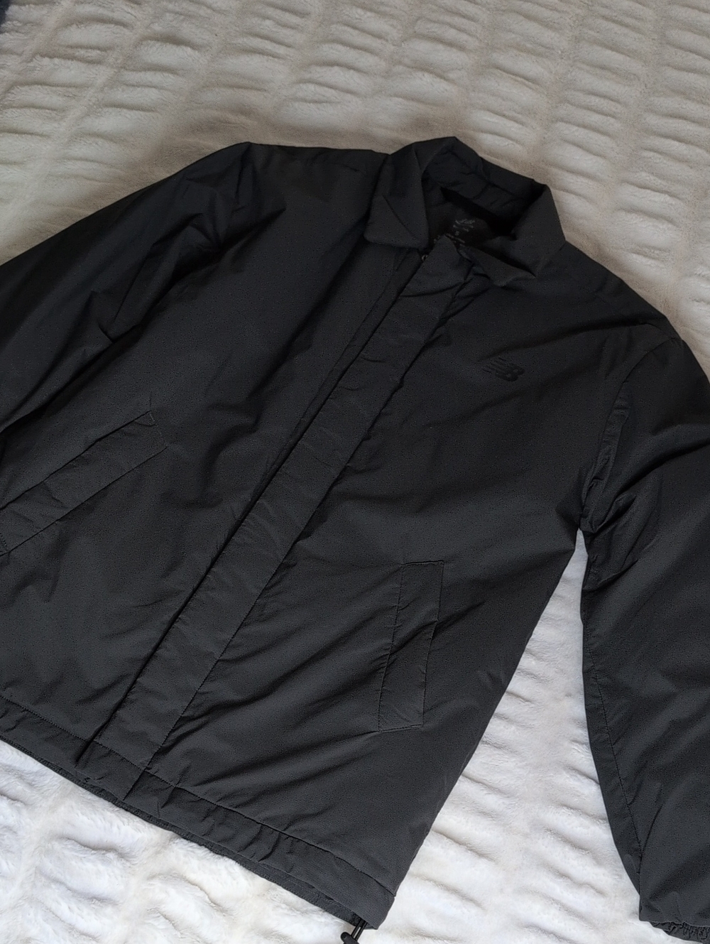 New Balance mens coaches Water Defy Jacket Blacktop, Small- Like New